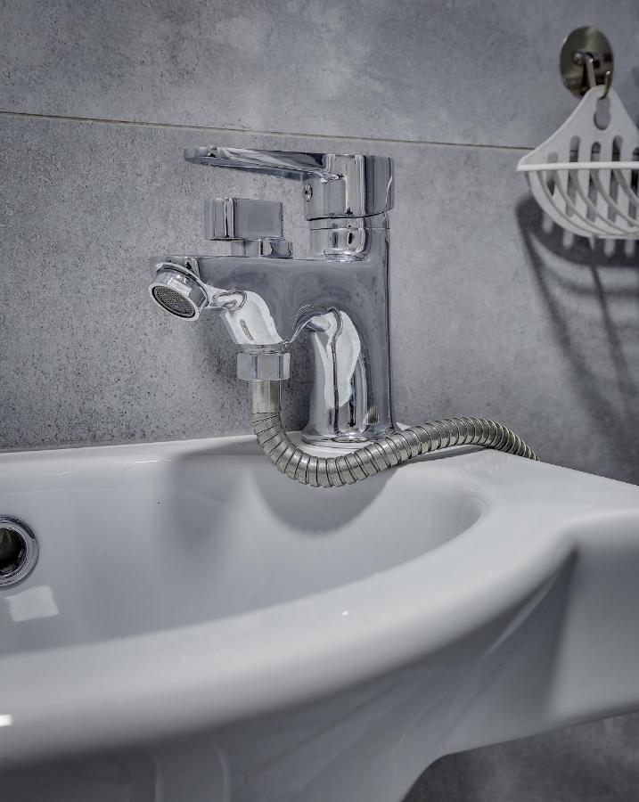 Yourhouse На Розыбакиева Утепова Недалеко От Меги Αλμάτι Εξωτερικό φωτογραφία