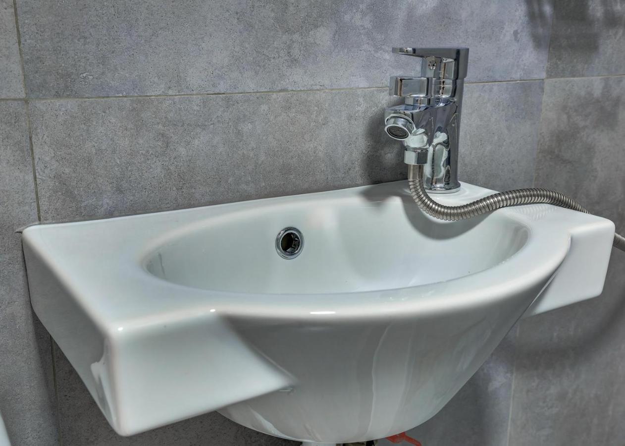 Yourhouse На Розыбакиева Утепова Недалеко От Меги Αλμάτι Εξωτερικό φωτογραφία